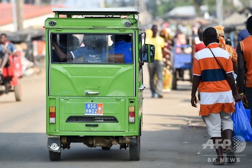 コートジボワールの乗り合いタクシーが代わる?太陽光で走る三輪車タクシー コートジボワールの乗り合いタクシーが代わる?太陽光で走る三輪車タクシー