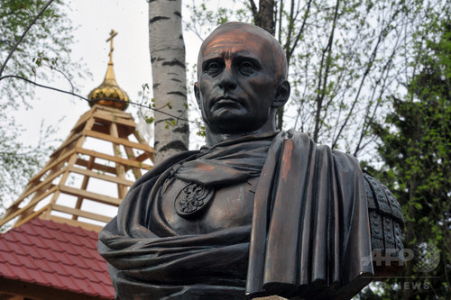プーチン大統領の胸像を公開、ローマ皇帝のような姿 ロシア プーチン大統領の胸像を公開、ローマ皇帝のような姿 ロシア