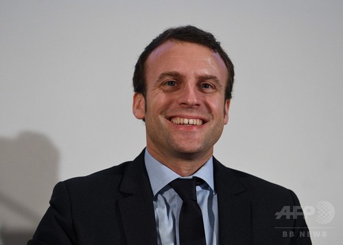 英語で演説の仏大統領候補に極右から批判 英語で演説の仏大統領候補に極右から批判