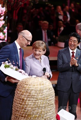 安倍首相、独CeBIT出席 「開かれた体制守る」 安倍首相、独CeBIT出席 「開かれた体制守る」