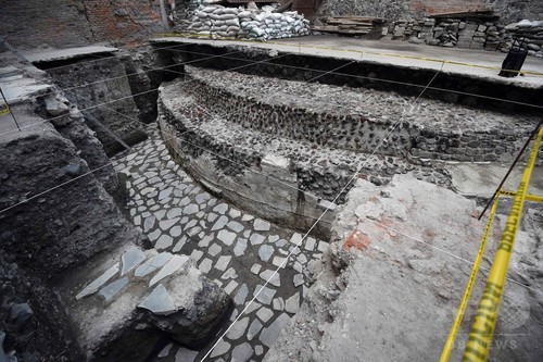 古代アステカの寺院と球技場、メキシコ首都で発掘 古代アステカの寺院と球技場、メキシコ首都で発掘
