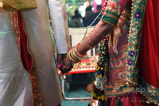 男性を拉致し銃突き付け結婚を強制、インドで捜査 男性を拉致し銃突き付け結婚を強制、インドで捜査