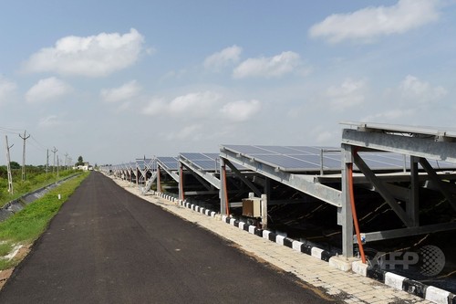 インド、太陽光発電に影落とす大気汚染 スモッグなどで25%減少 インド、太陽光発電に影落とす大気汚染 スモッグなどで25%減少