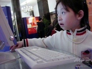 電子製品が子どもの発育に影響? 専門家「3歳になるまで触れさせない」 電子製品が子どもの発育に影響? 専門家「3歳になるまで触れさせない」