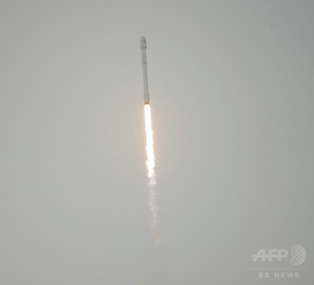 スペースX、ロケットの洋上着陸に失敗 衛星打ち上げには成功 スペースX、ロケットの洋上着陸に失敗 衛星打ち上げには成功