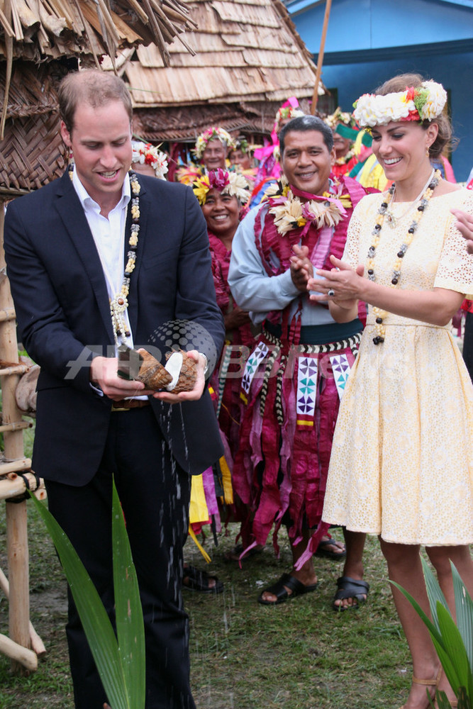 キャサリン妃のトップレス写真、スウェーデン誌も掲載 写真11枚 国際ニュース:AFPBB News