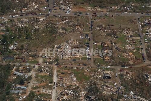 350人死亡の米中南部竜巻、復旧は長期化の見込み 350人死亡の米中南部竜巻、復旧は長期化の見込み