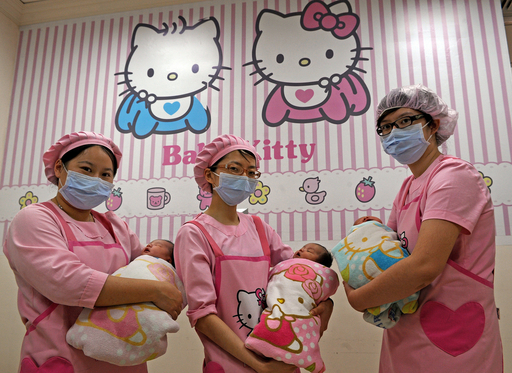 台湾で人気のハローキティ病院、壁から看護師までキティだらけ