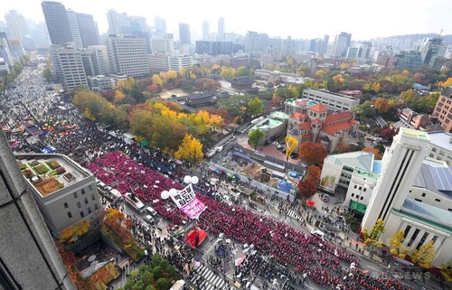 朴大統領の辞任求め100万人規模のデモ、韓国 朴大統領の辞任求め100万人規模のデモ、韓国