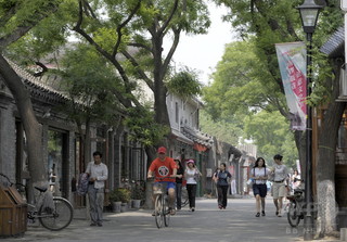 近隣住宅巻き込む陥没穴、議員が自宅に地下室建造で 北京 近隣住宅巻き込む陥没穴、議員が自宅に地下室建造で 北京