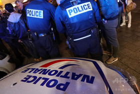 テロ計画容疑で14歳と15歳の少女2人を逮捕、フランス テロ計画容疑で14歳と15歳の少女2人を逮捕、フランス