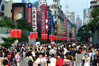おう盛な消費で銀聯の取引額が1兆元の大台突破 中国・大型連休期間中 おう盛な消費で銀聯の取引額が1兆元の大台突破 中国・大型連休期間中