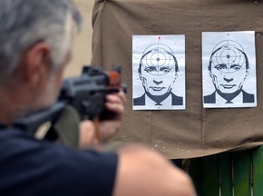 ウクライナの射撃場にプーチン露大統領の標的