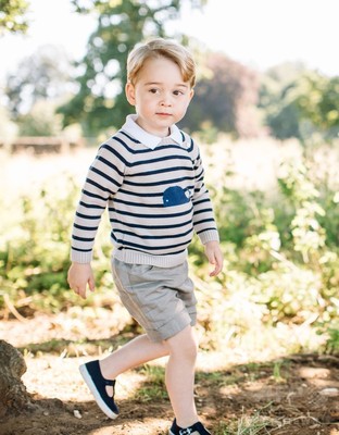 英ジョージ王子、3歳に