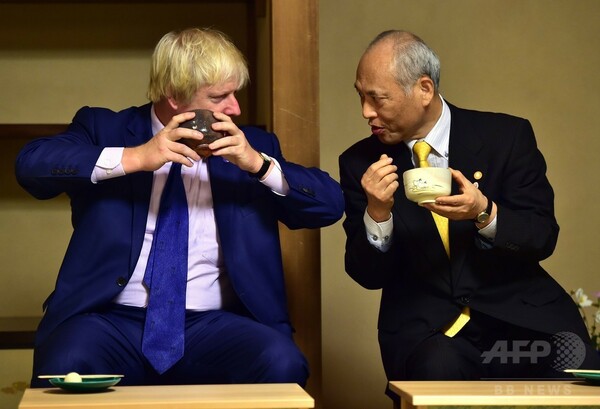 都知事、ロンドン市長と「茶の湯」