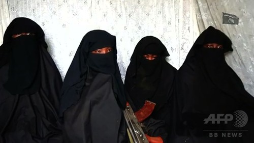 ボコ・ハラム、解放拒否した拉致少女とされる動画を公開 ボコ・ハラム、解放拒否した拉致少女とされる動画を公開
