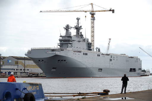 フランス、強襲揚陸艦のロシアへの引き渡しを延期
