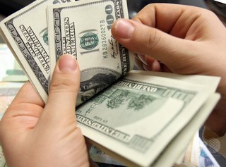 銀行強盗で服役の男、仮釈放翌日に同じ店に再び押し入る 米 銀行強盗で服役の男、仮釈放翌日に同じ店に再び押し入る 米