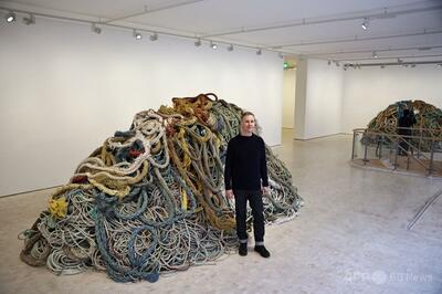 「古いロープ」が100万ポンドのアートに 格言を文字通り表現 英