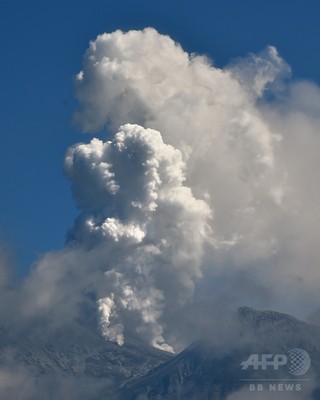 御嶽山噴火、30人以上が心肺停止 警察発表 御嶽山噴火、30人以上が心肺停止 警察発表