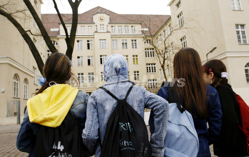 学生によるネット上の教師格付け「中傷でなければ合法」 学生によるネット上の教師格付け「中傷でなければ合法」