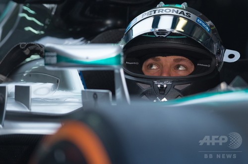 ロズベルグの汗対策に一同仰天！ヘルメットの中にまさかのアレ