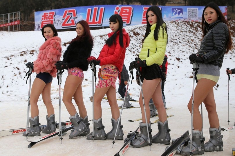ゲレンデでも「ノーパンツ」、中国スキー場でイベント 写真4枚 国際ニュース：AFPBB News