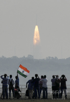 インド、人工衛星104基を一度に打ち上げ 史上最多記録 インド、人工衛星104基を一度に打ち上げ 史上最多記録