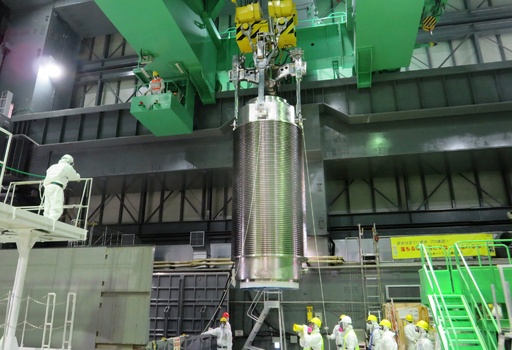 福島第1原発、4号機の核燃料取り出し作業始まる