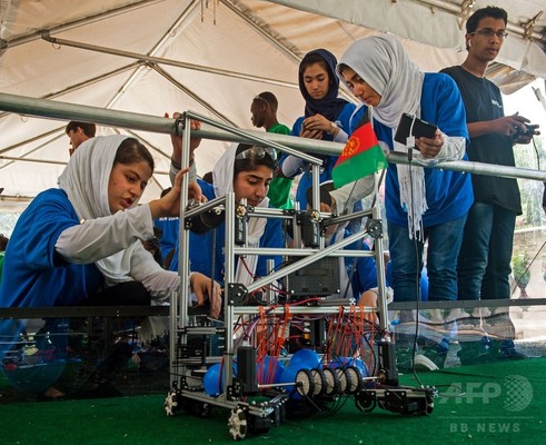 アフガン代表の少女6人、ロボコン健闘 母国に大きなメッセージ アフガン代表の少女6人、ロボコン健闘 母国に大きなメッセージ