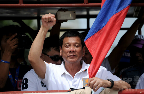 フィリピン大統領選の有力候補、米豪大使に「黙れ」と警告