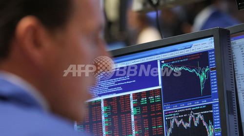 NY株、一時1000ドル近く暴落 誤発注説も