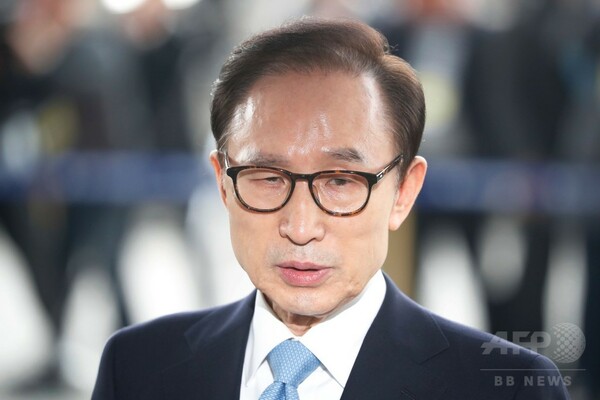 韓国の李元大統領、収賄容疑で取り調べ 逮捕状請求へ