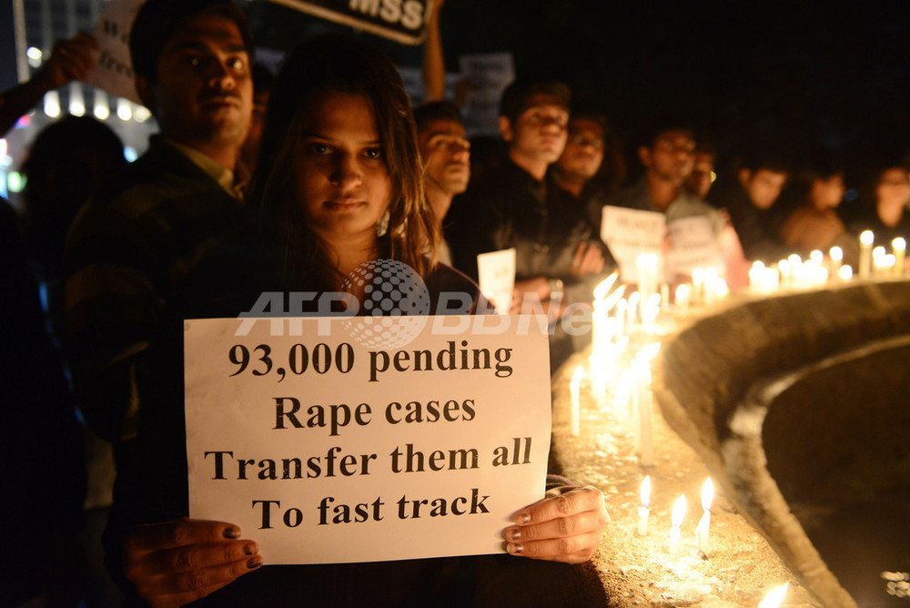 インド集団強姦、被害者をひき殺そうとした疑いも浮上 写真3枚 国際ニュース:AFPBB News