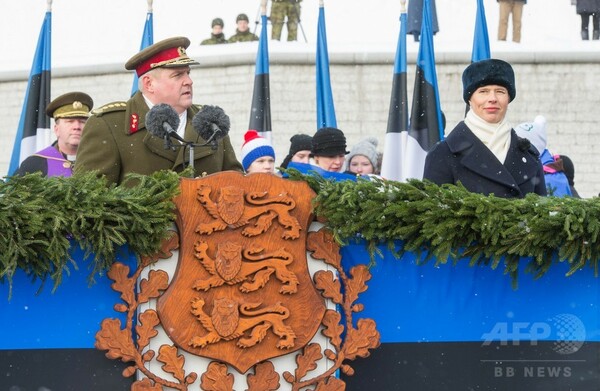 エストニア、独立宣言から100周年 首都で軍事パレード