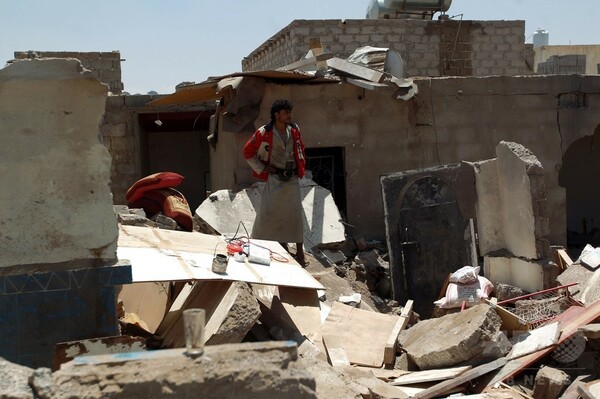 1週間で子ども62人死亡、イエメン「完全崩壊の瀬戸際」 国連