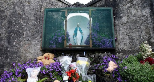 カトリック系保護施設跡地から多数の乳幼児の遺骨、アイルランド カトリック系保護施設跡地から多数の乳幼児の遺骨、アイルランド