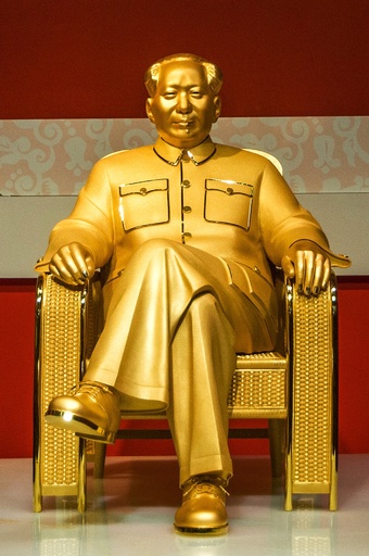 金とヒスイでできた毛沢東像を公開、17億円相当 中国
