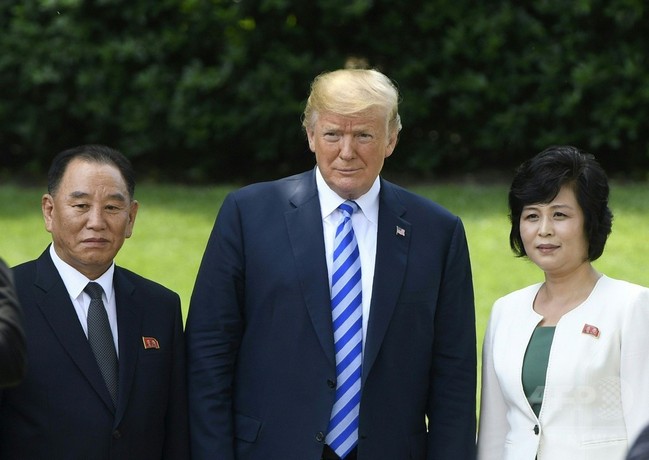 慣例無視のトランプ・金英哲会談、トランプ氏は「賭け」に勝てるか 慣例無視のトランプ・金英哲会談、トランプ氏は「賭け」に勝てるか