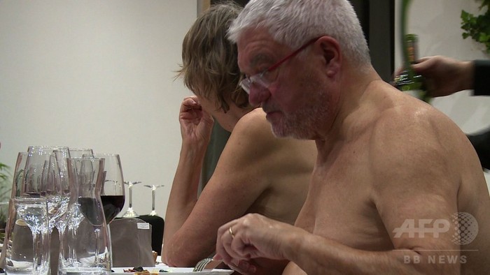 全裸でフレンチ！ パリ初のヌーディストレストラン開店