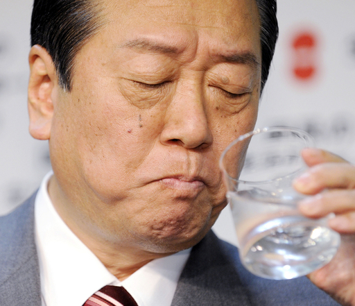 小沢代表「辞めるべき」が57％、毎日新聞