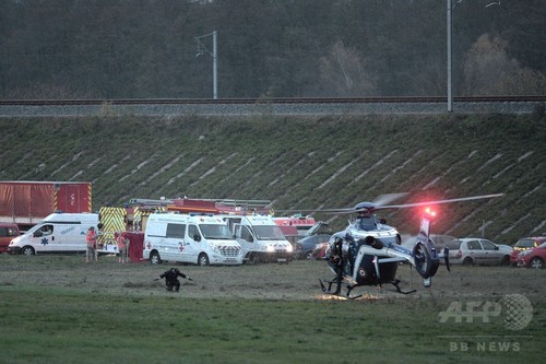 TGVが試験走行中に脱線、10人死亡 フランス