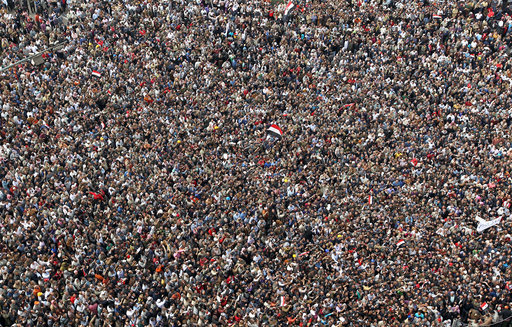 カイロ中心部で大規模デモ、大統領の辞任求める エジプト