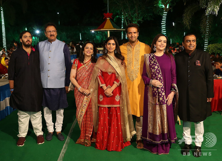 インド大富豪の一人娘が超豪華結婚式、宴会ではビヨンセやヒラリー氏ら登場 インド大富豪の一人娘が超豪華結婚式、宴会ではビヨンセやヒラリー氏ら登場