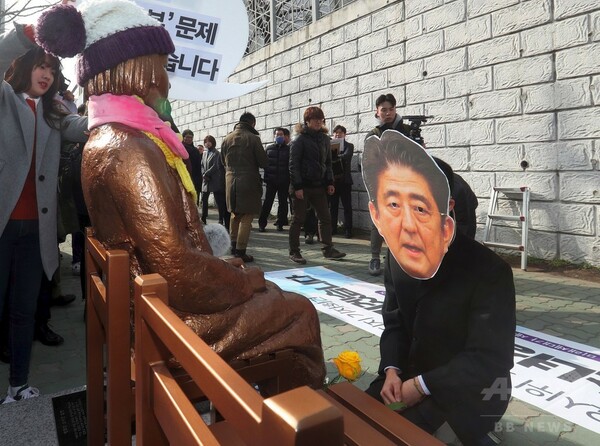 日本政府、駐韓大使らの一時帰国発表 釜山の少女像設置を受け