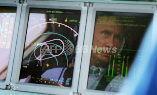 プーチン首相が消火機で出動、ロシア森林火災に放水 プーチン首相が消火機で出動、ロシア森林火災に放水