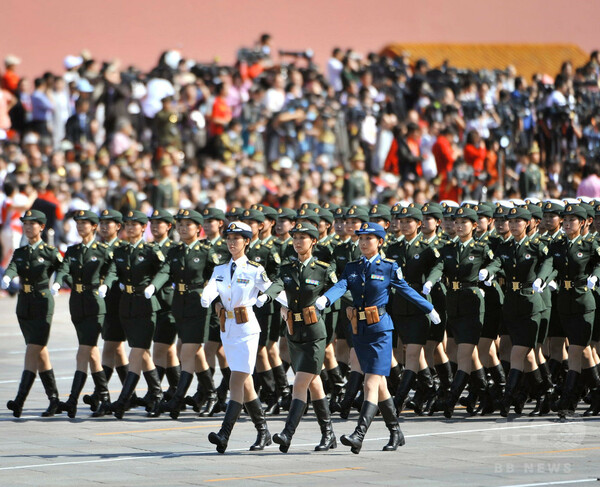 中国が軍事パレード開催へ、「日本を震え上がらせるため」 報道