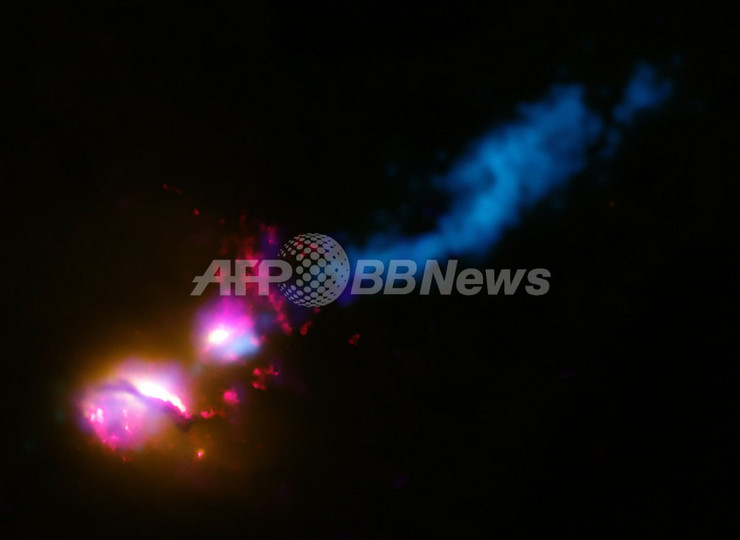 銀河を直撃、ブラックホール「ジェット」を発見、NASA 銀河を直撃、ブラックホール「ジェット」を発見、NASA