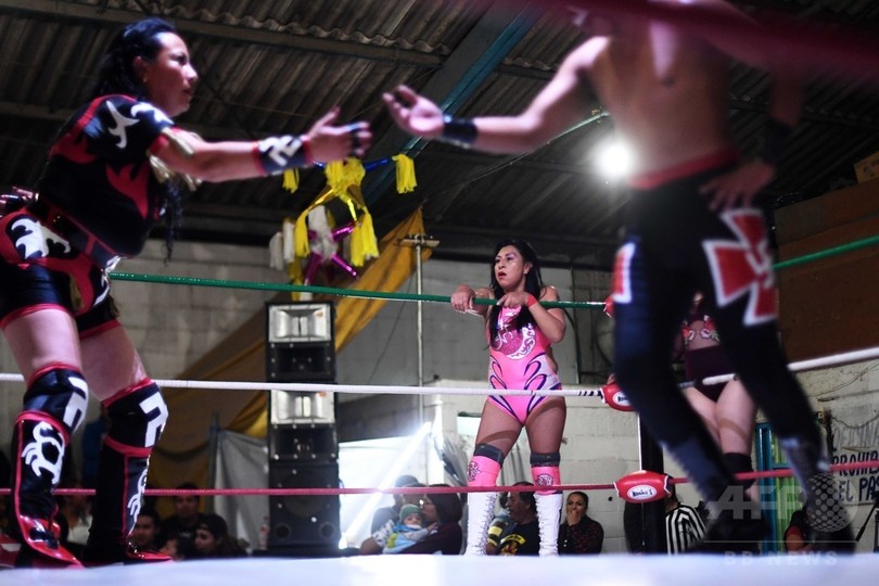 リングの上で「男女対決」、ルチャリブレの女性レスラー メキシコ 写真17枚 国際ニュース：AFPBB News