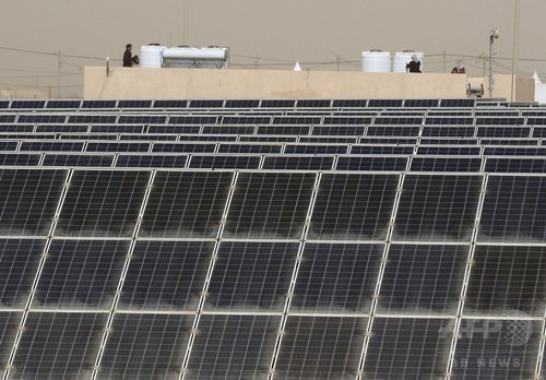 ヨルダンの難民キャンプで太陽光発電所開設、この種としては世界最大 ヨルダンの難民キャンプで太陽光発電所開設、この種としては世界最大